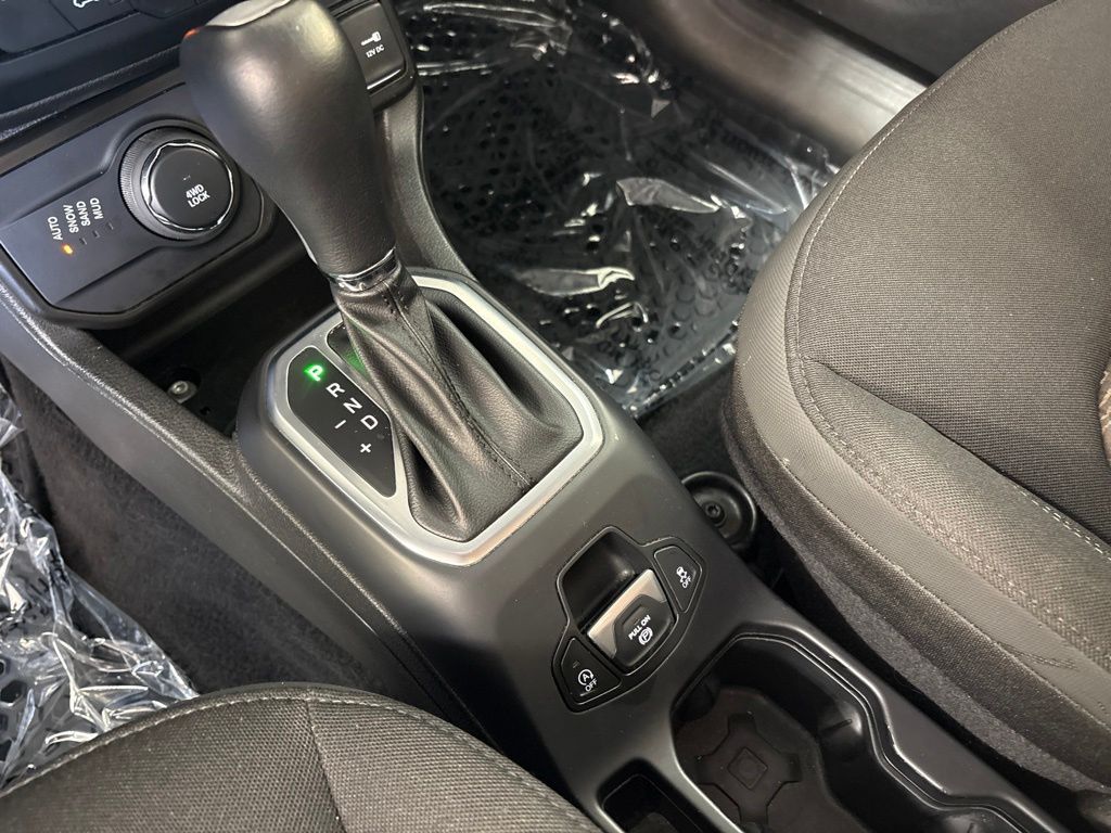 Thumbnail: 2023 Jeep Renegade - 15