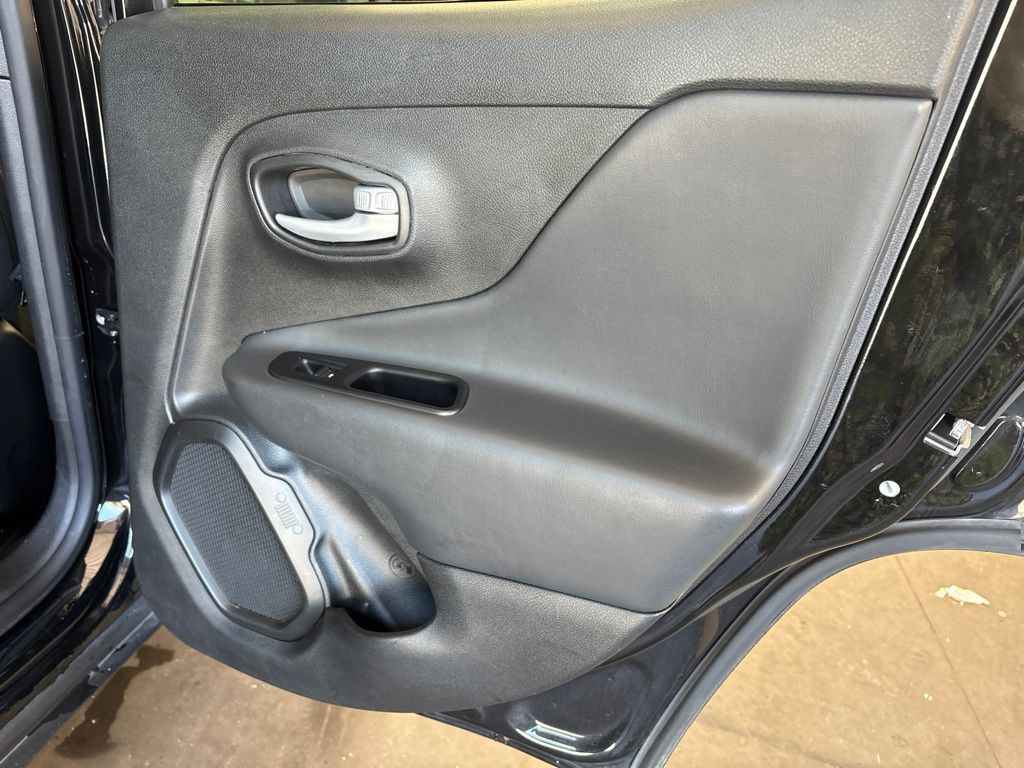 Thumbnail: 2023 Jeep Renegade - 33