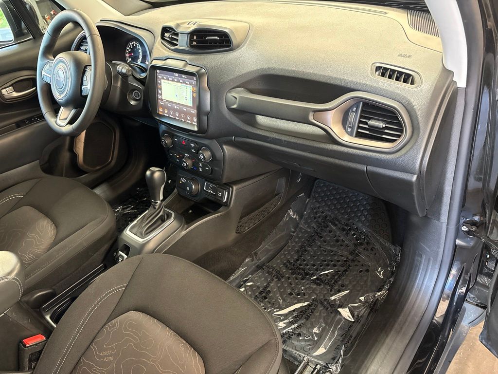 Thumbnail: 2023 Jeep Renegade - 39