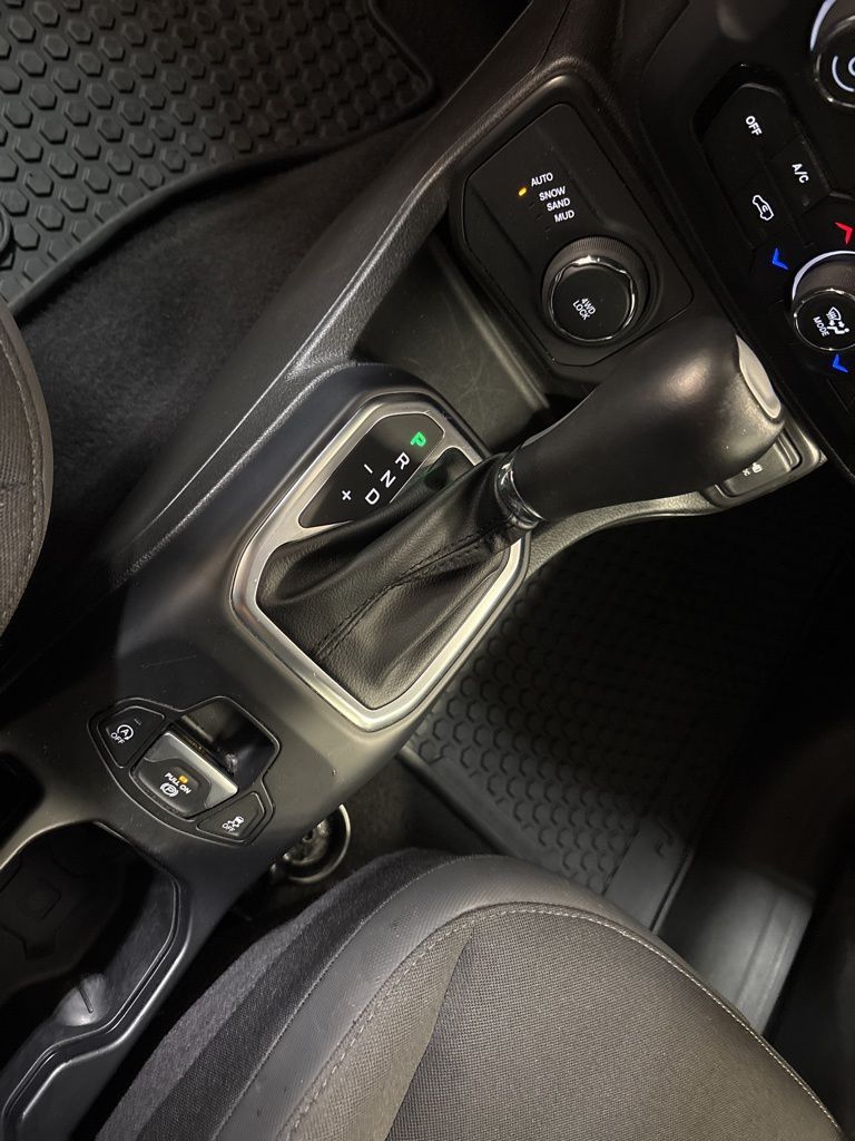 Thumbnail: 2023 Jeep Renegade - 29