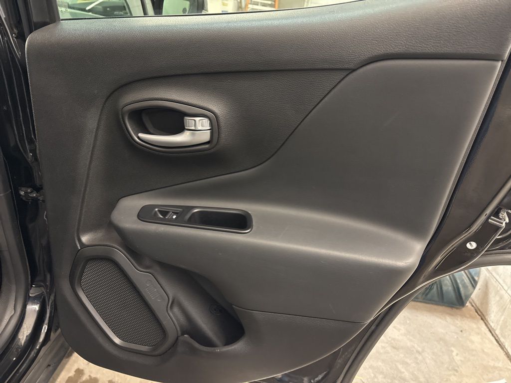 Thumbnail: 2023 Jeep Renegade - 37