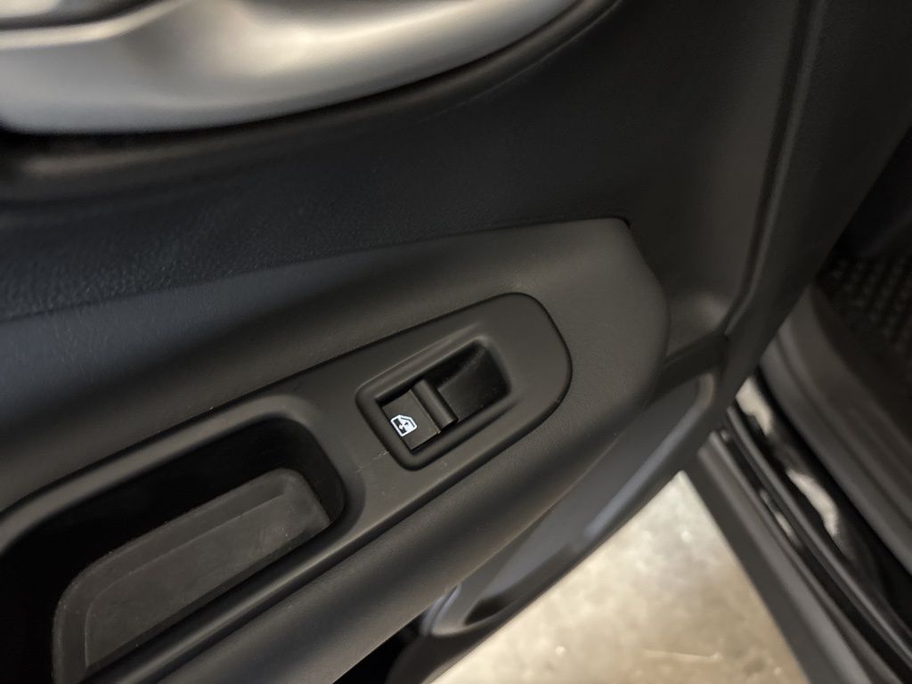 Thumbnail: 2023 Jeep Renegade - 35