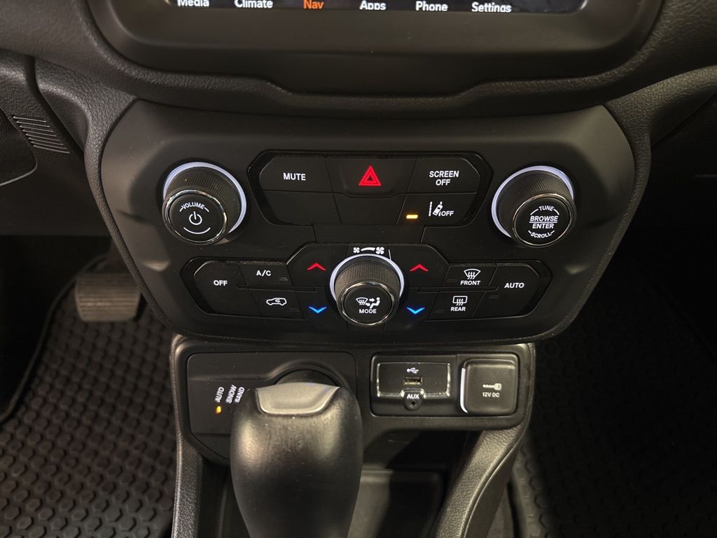 Thumbnail: 2023 Jeep Renegade - 28