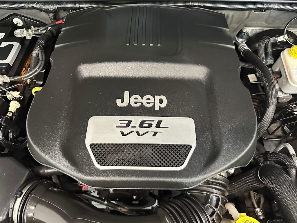 Thumbnail: 2013 Jeep Wrangler - 9