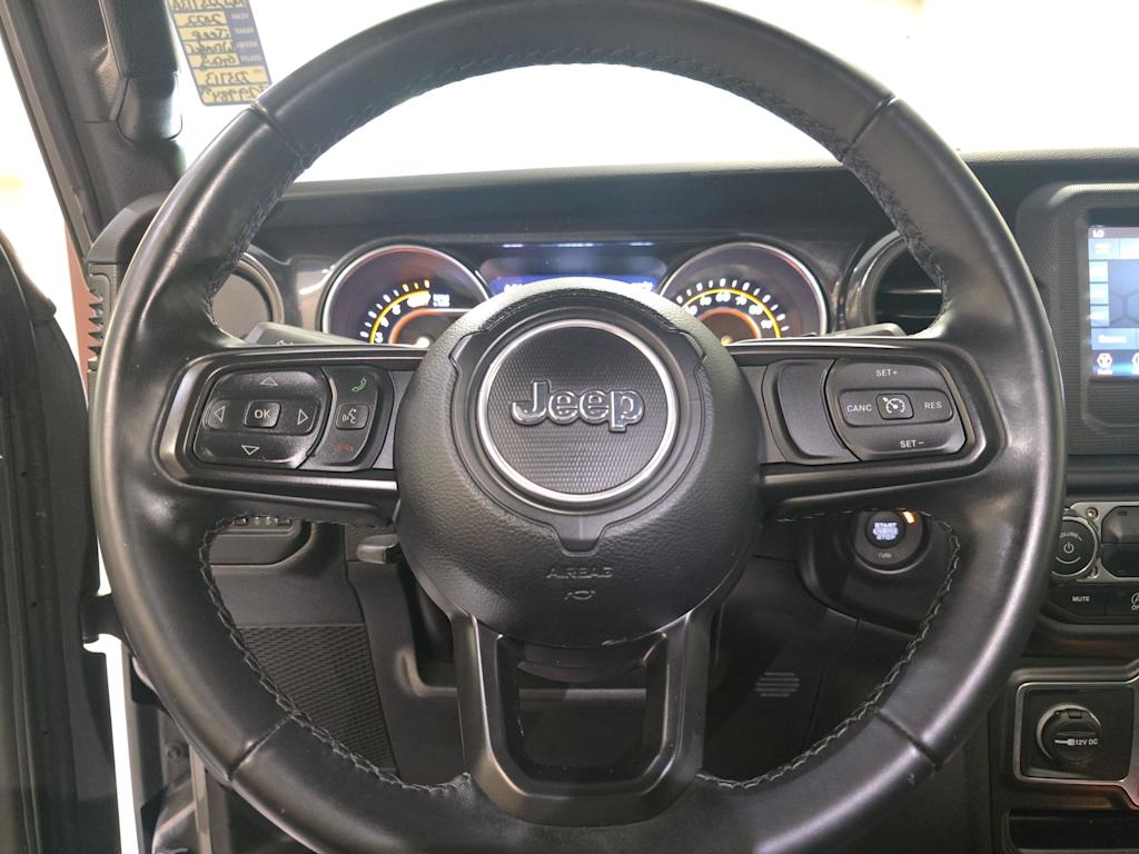 Thumbnail: 2022 Jeep Wrangler - 14