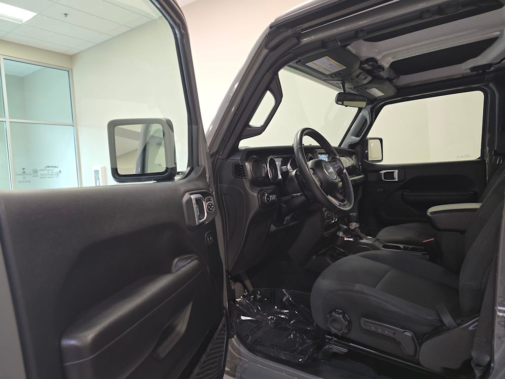 Thumbnail: 2022 Jeep Wrangler - 15