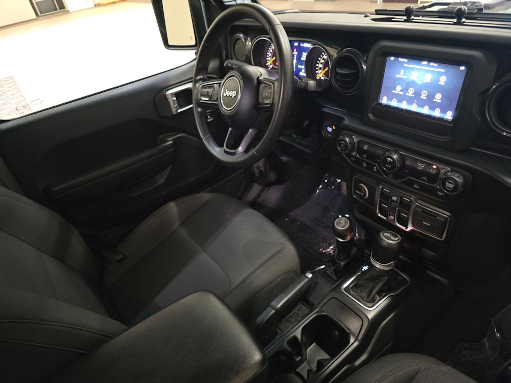Thumbnail: 2022 Jeep Wrangler - 32