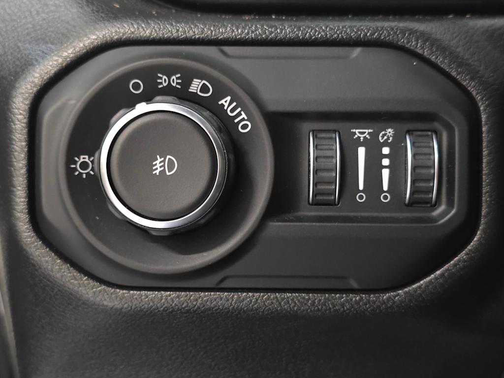 Thumbnail: 2022 Jeep Wrangler - 25