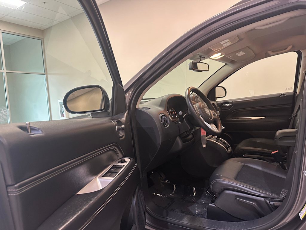 Thumbnail: 2016 Jeep Compass - 15