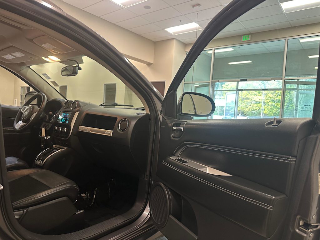 Thumbnail: 2016 Jeep Compass - 29