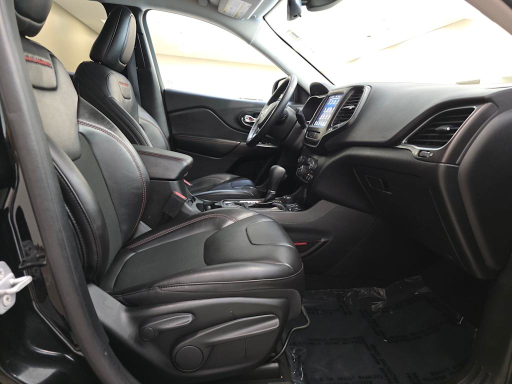 Thumbnail: 2021 Jeep Cherokee - 12