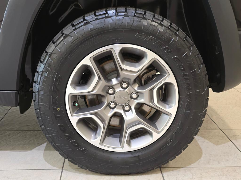 Thumbnail: 2021 Jeep Cherokee - 8