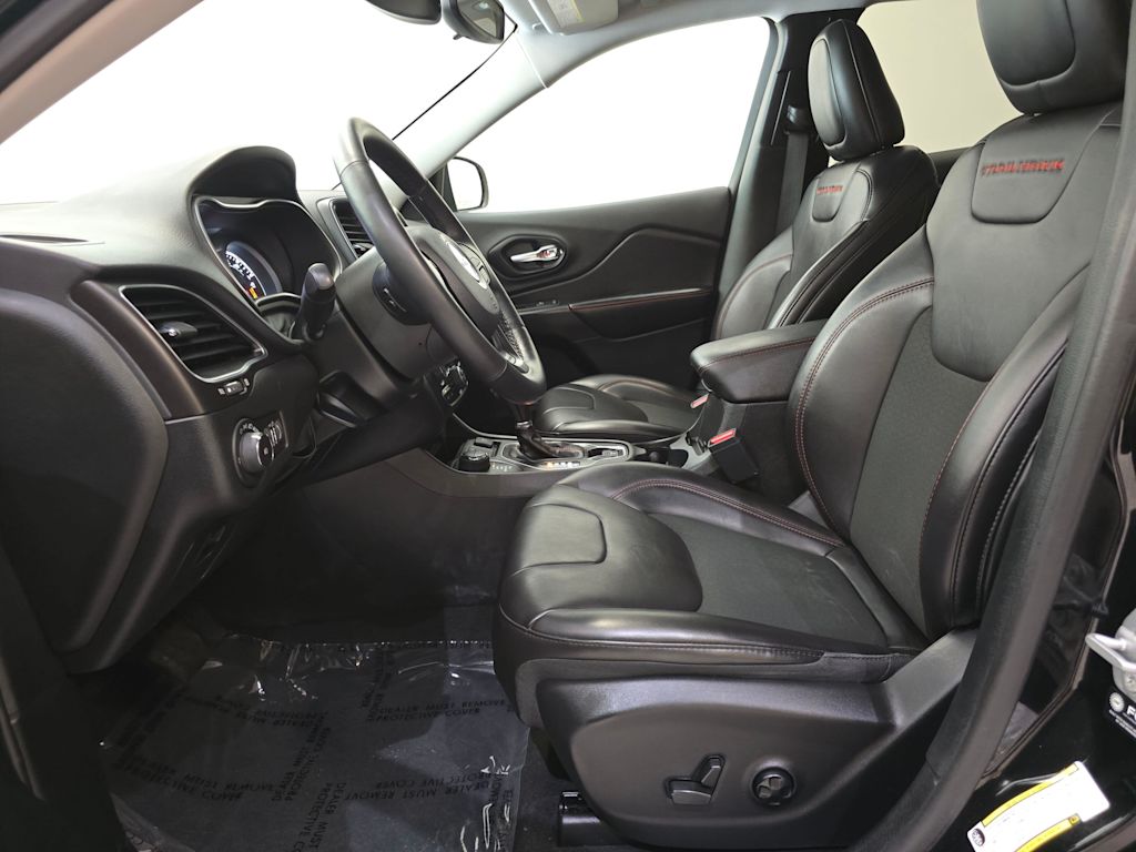 Thumbnail: 2021 Jeep Cherokee - 11