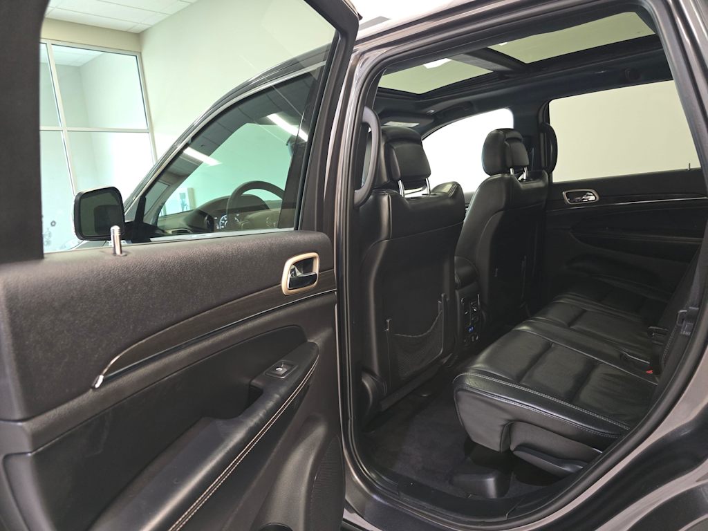 Thumbnail: 2017 Jeep Grand Cherokee - 30