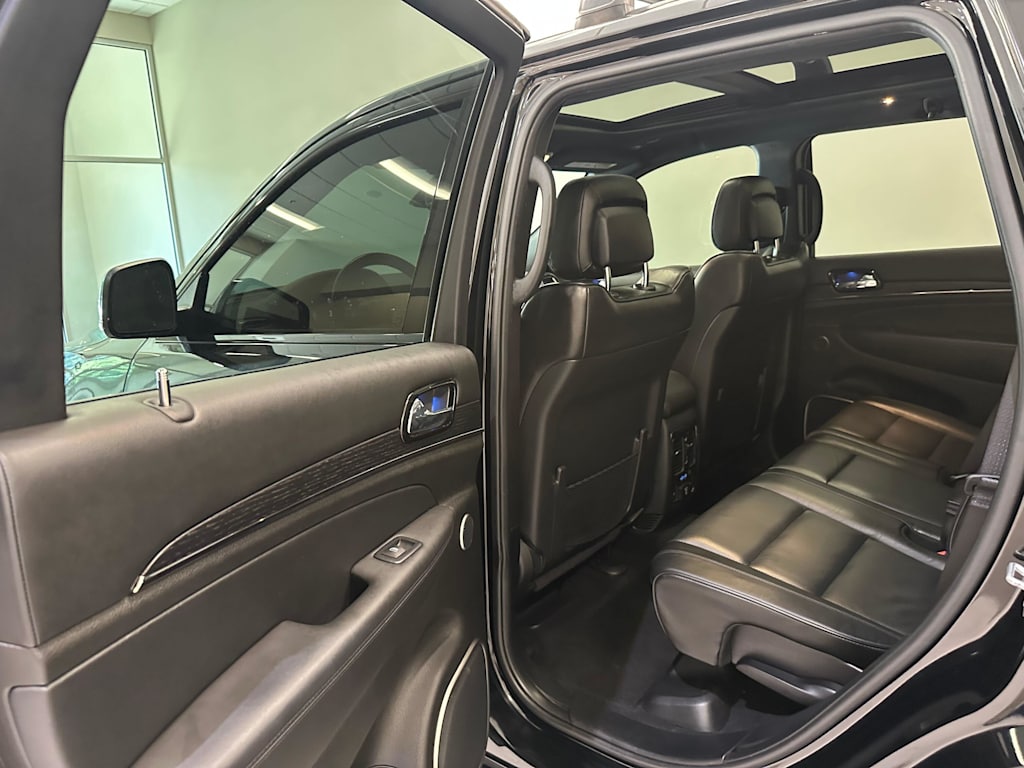 Thumbnail: 2020 Jeep Grand Cherokee - 30