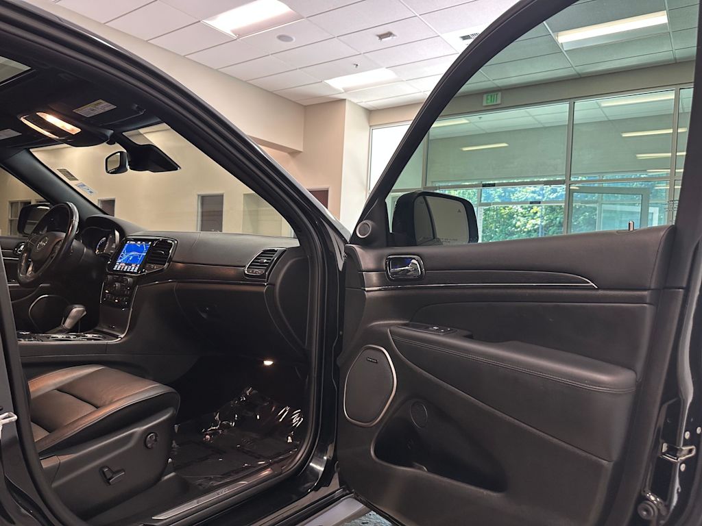 Thumbnail: 2020 Jeep Grand Cherokee - 33