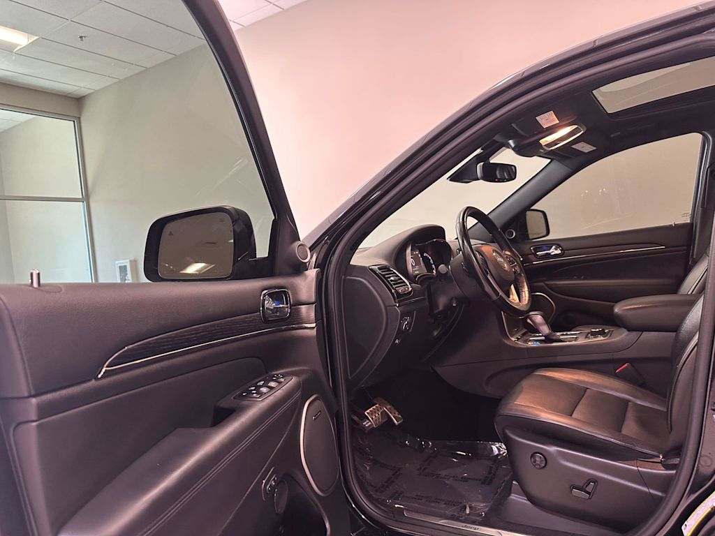 Thumbnail: 2020 Jeep Grand Cherokee - 15