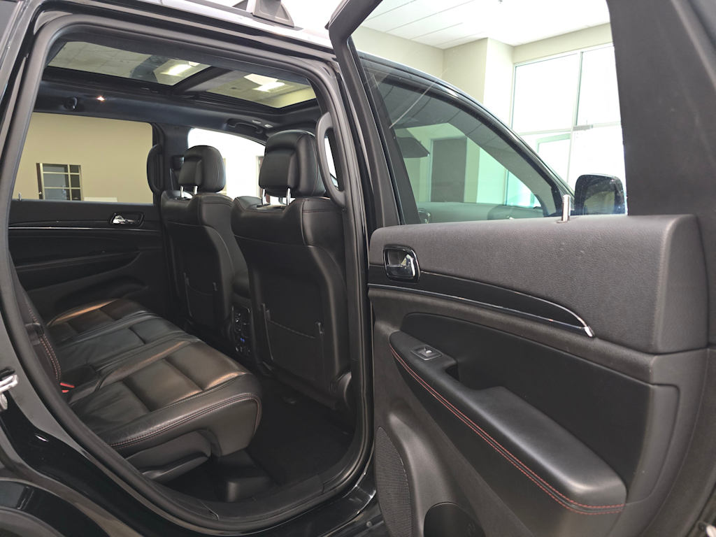 Thumbnail: 2020 Jeep Grand Cherokee - 32