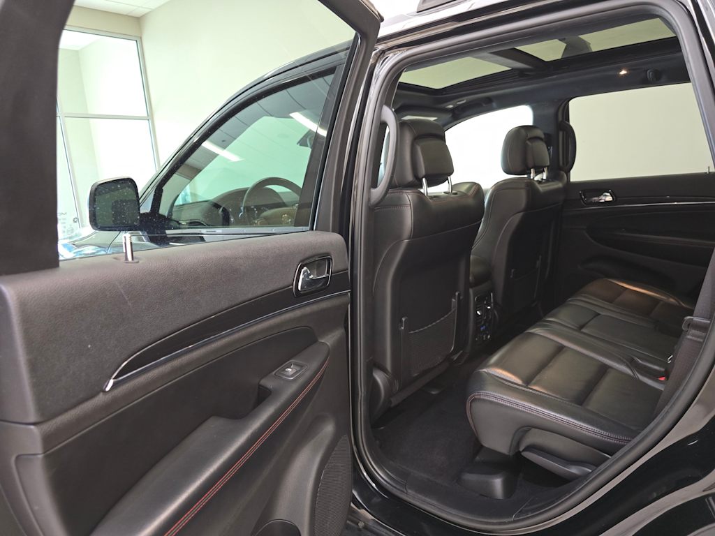 Thumbnail: 2020 Jeep Grand Cherokee - 30
