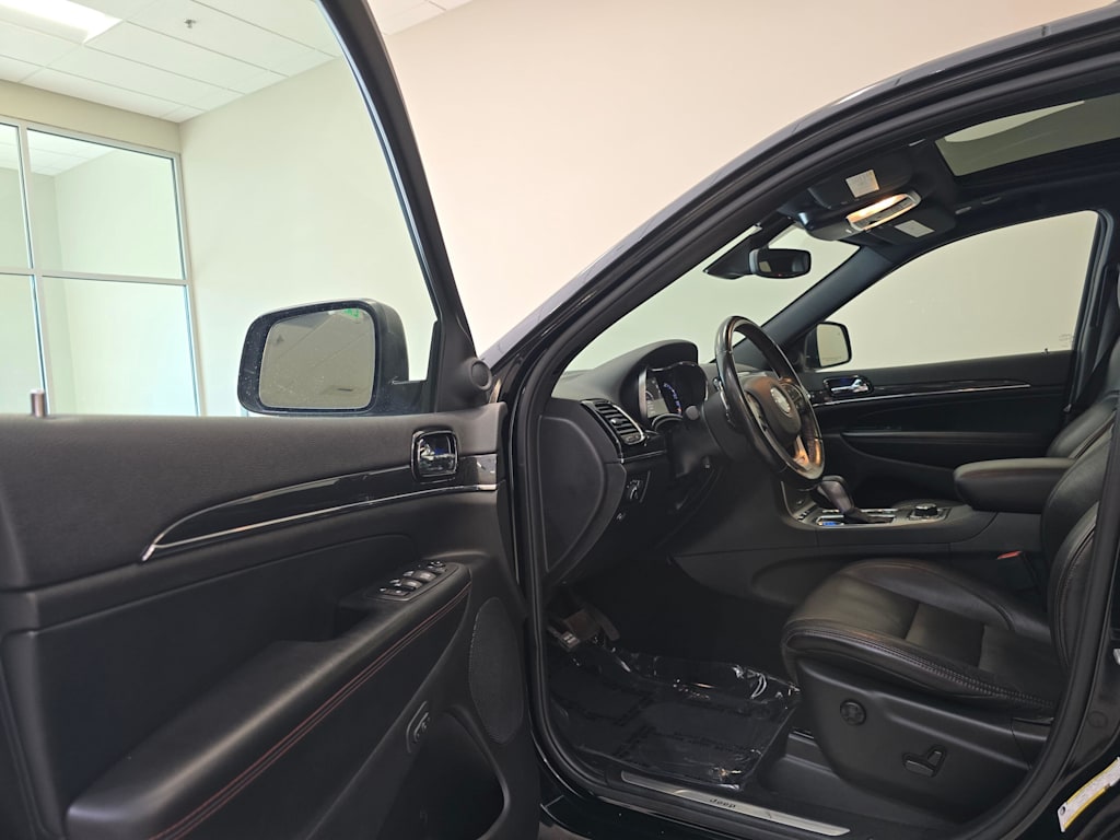 Thumbnail: 2020 Jeep Grand Cherokee - 29
