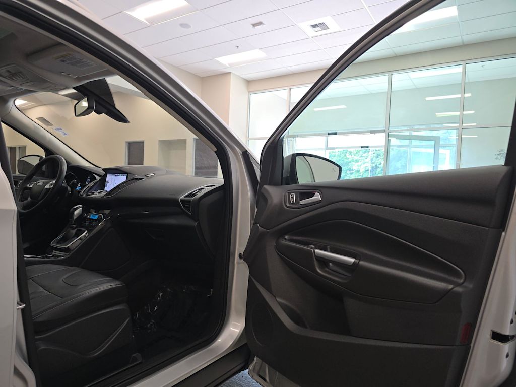 Thumbnail: 2013 Ford Escape - 32
