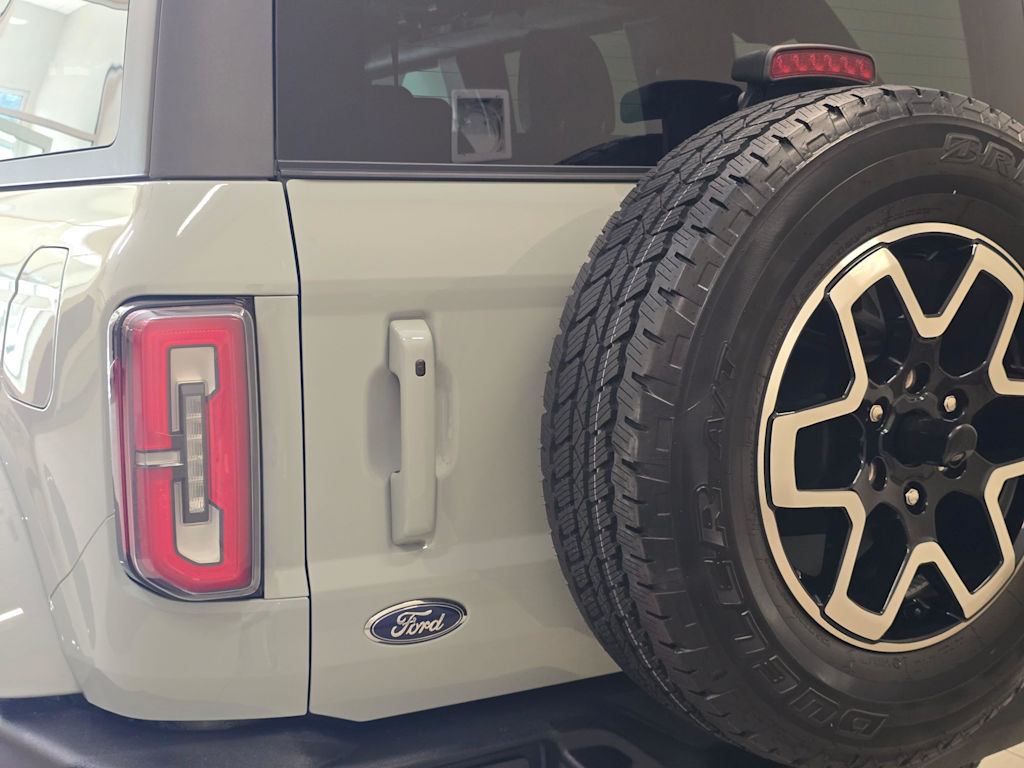Thumbnail: 2023 Ford Bronco - 21