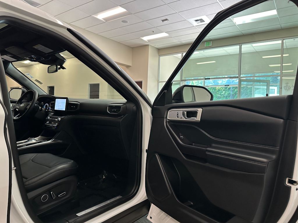 Thumbnail: 2020 Ford Explorer - 33