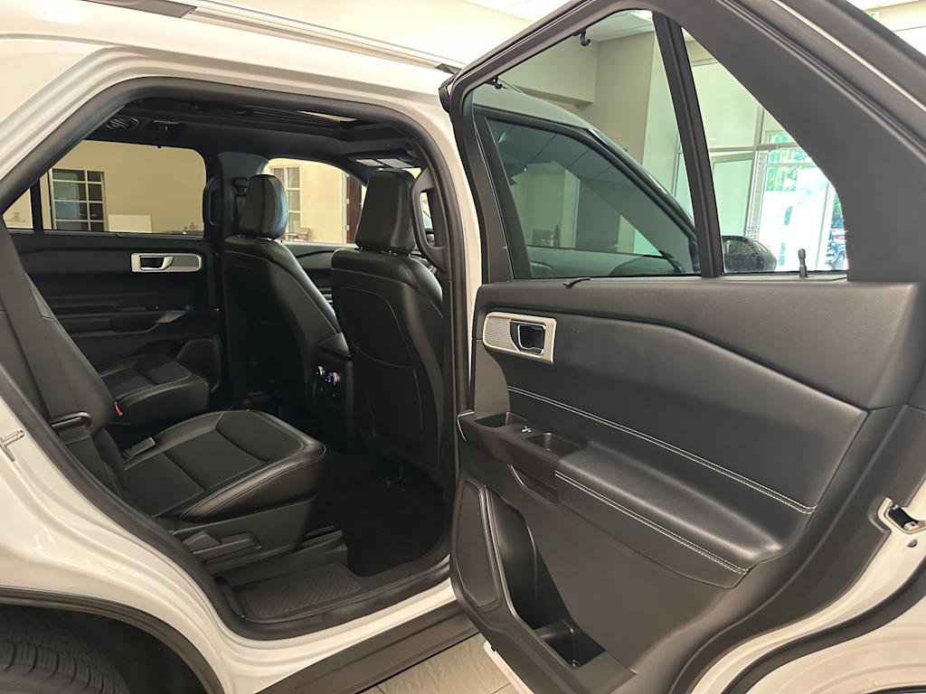 Thumbnail: 2020 Ford Explorer - 32