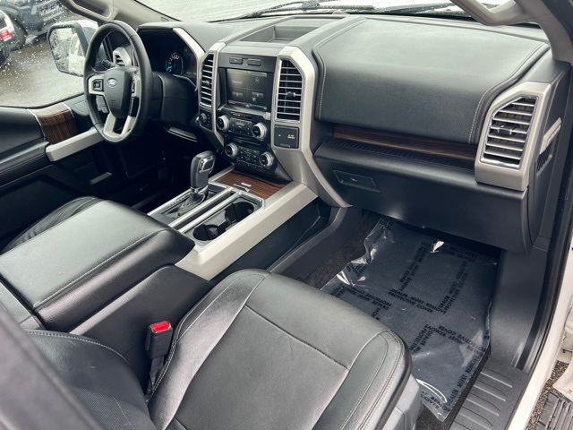 2015 Ford F-150 Lariat 10