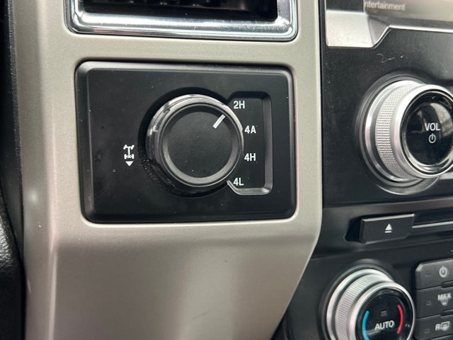 2015 Ford F-150 Lariat 30