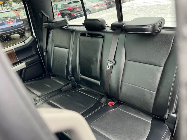 2015 Ford F-150 Lariat 12