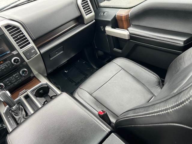2015 Ford F-150 Lariat 13