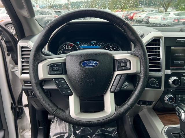 2015 Ford F-150 Lariat 24