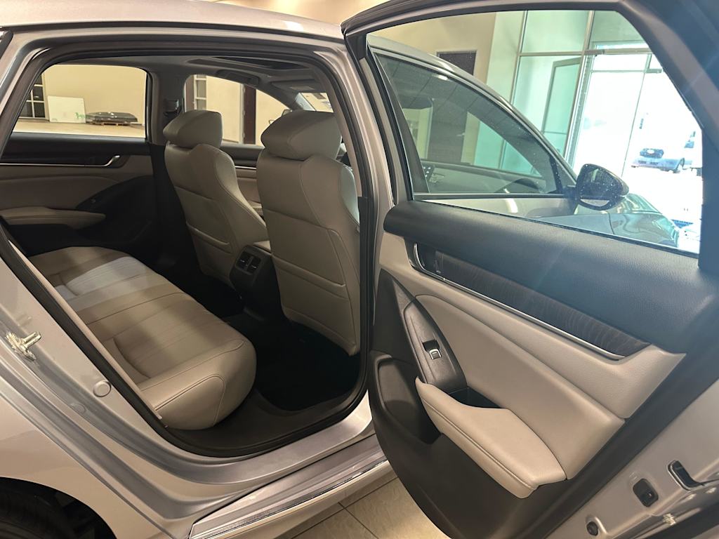 Thumbnail: 2019 Honda Accord - 32