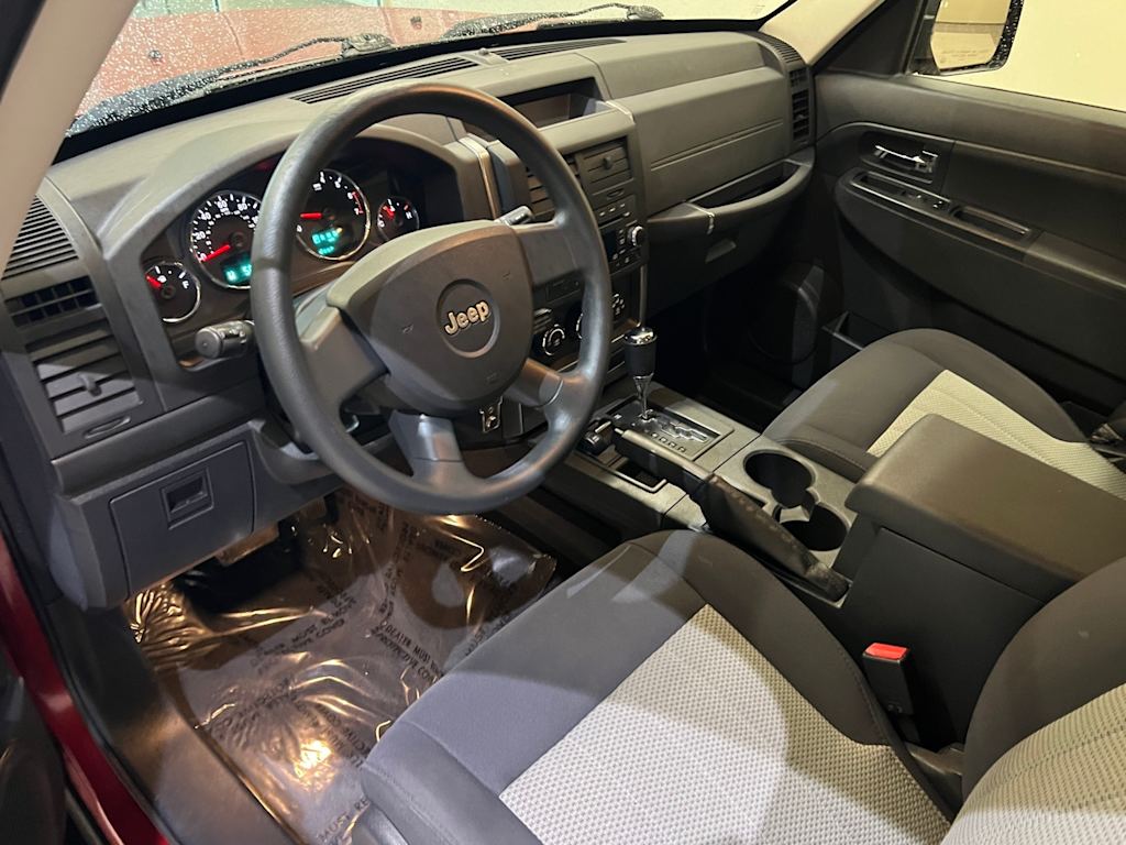 Thumbnail: 2010 Jeep Liberty - 2