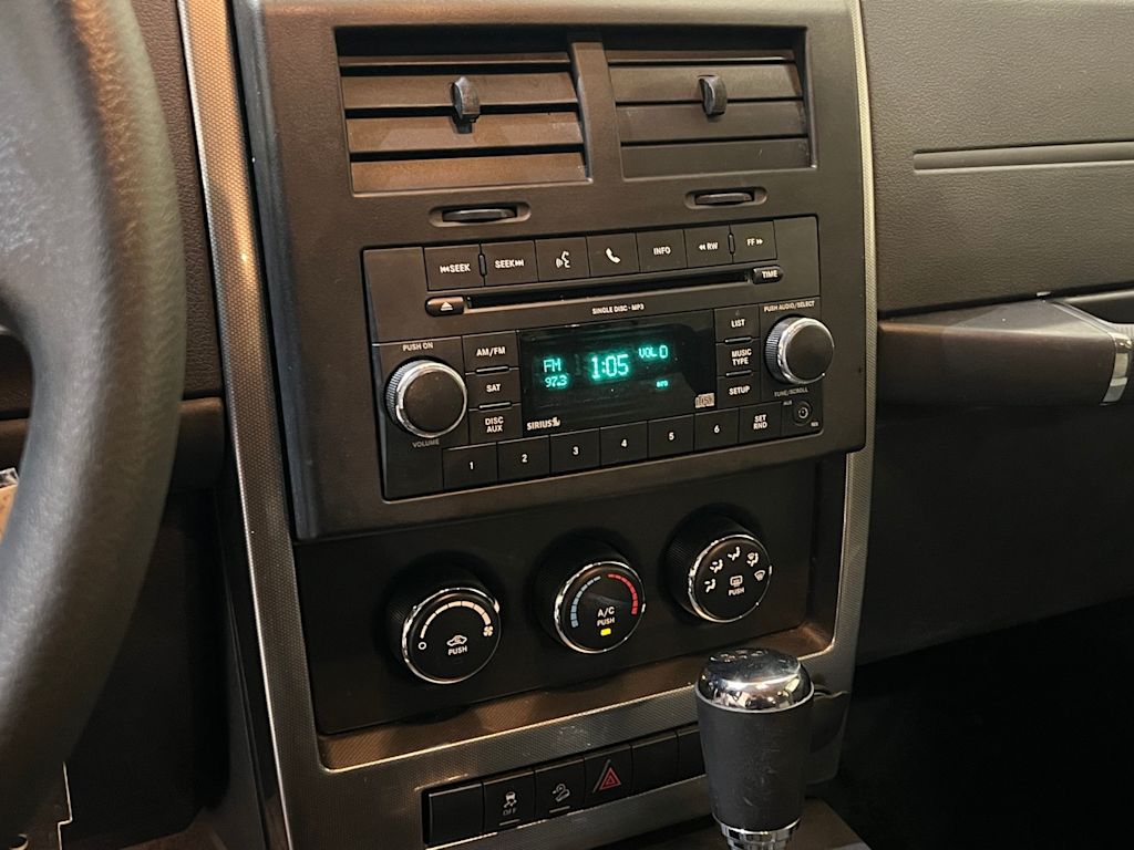 Thumbnail: 2010 Jeep Liberty - 22
