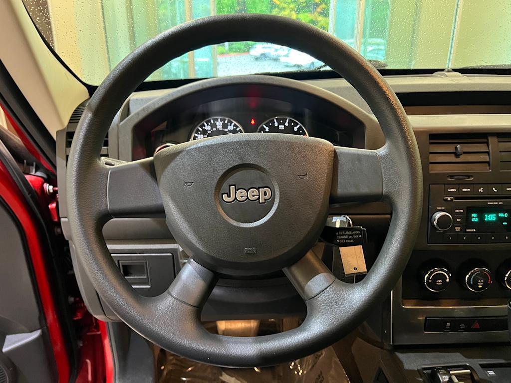 Thumbnail: 2010 Jeep Liberty - 15