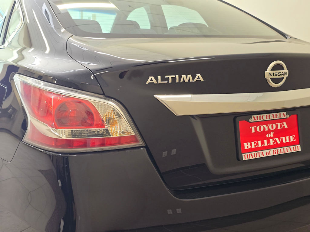 Thumbnail: 2015 Nissan Altima - 22
