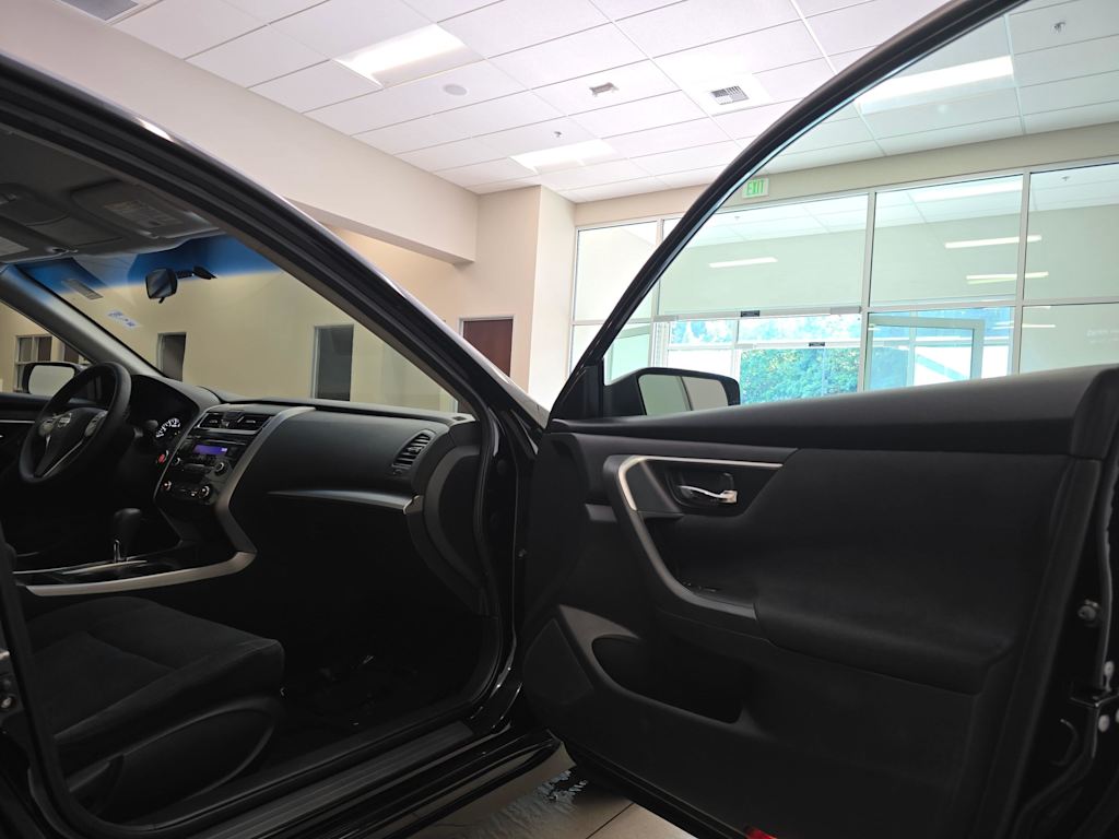 Thumbnail: 2015 Nissan Altima - 31