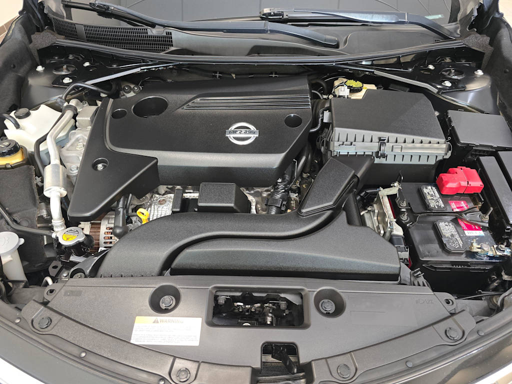 Thumbnail: 2015 Nissan Altima - 9