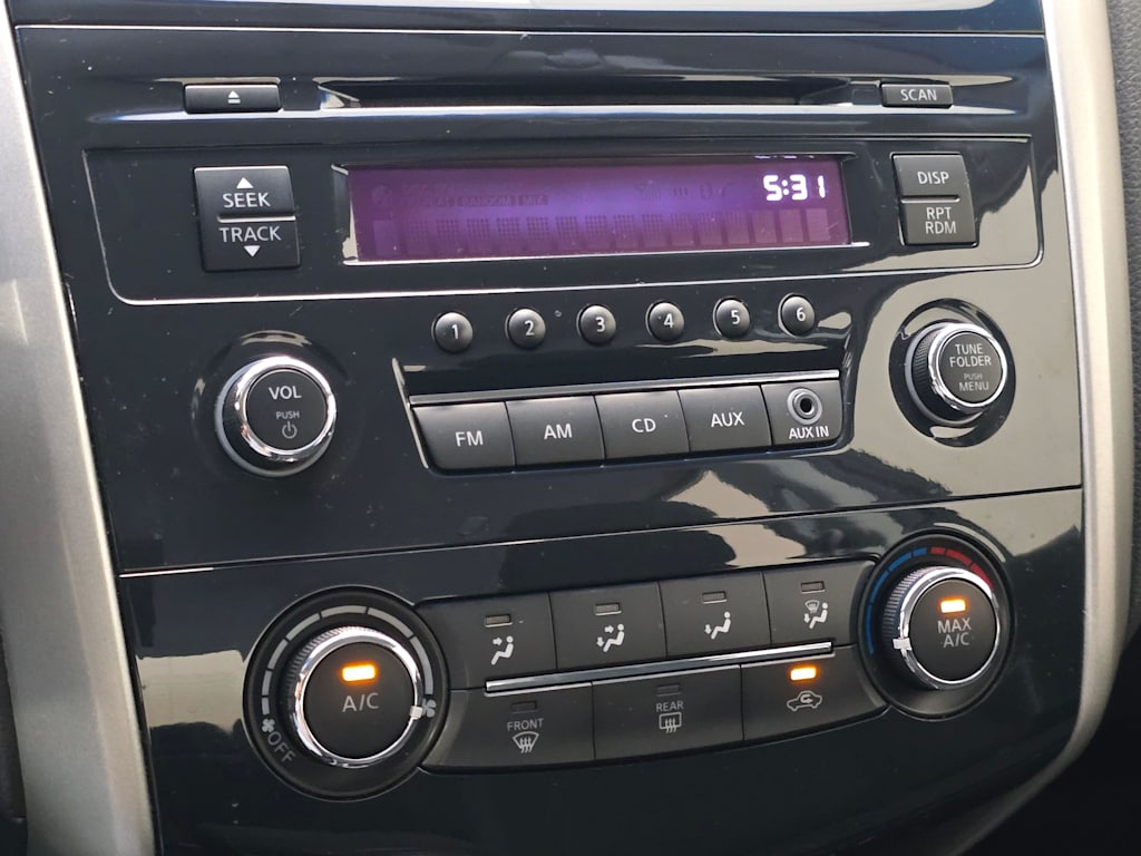 Thumbnail: 2015 Nissan Altima - 23