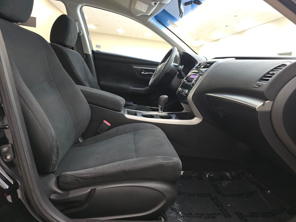 Thumbnail: 2015 Nissan Altima - 30