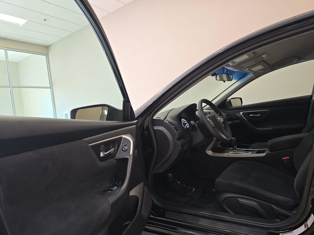 Thumbnail: 2015 Nissan Altima - 7