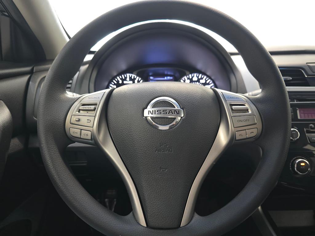 Thumbnail: 2015 Nissan Altima - 14