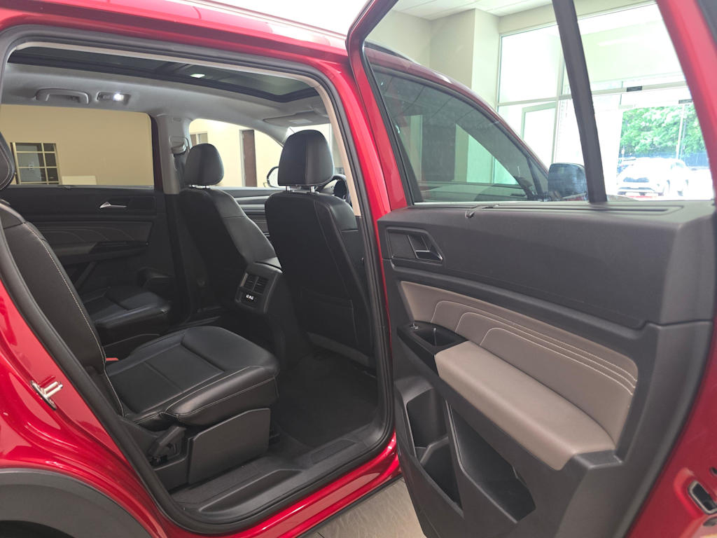 Thumbnail: 2021 Volkswagen Atlas - 31