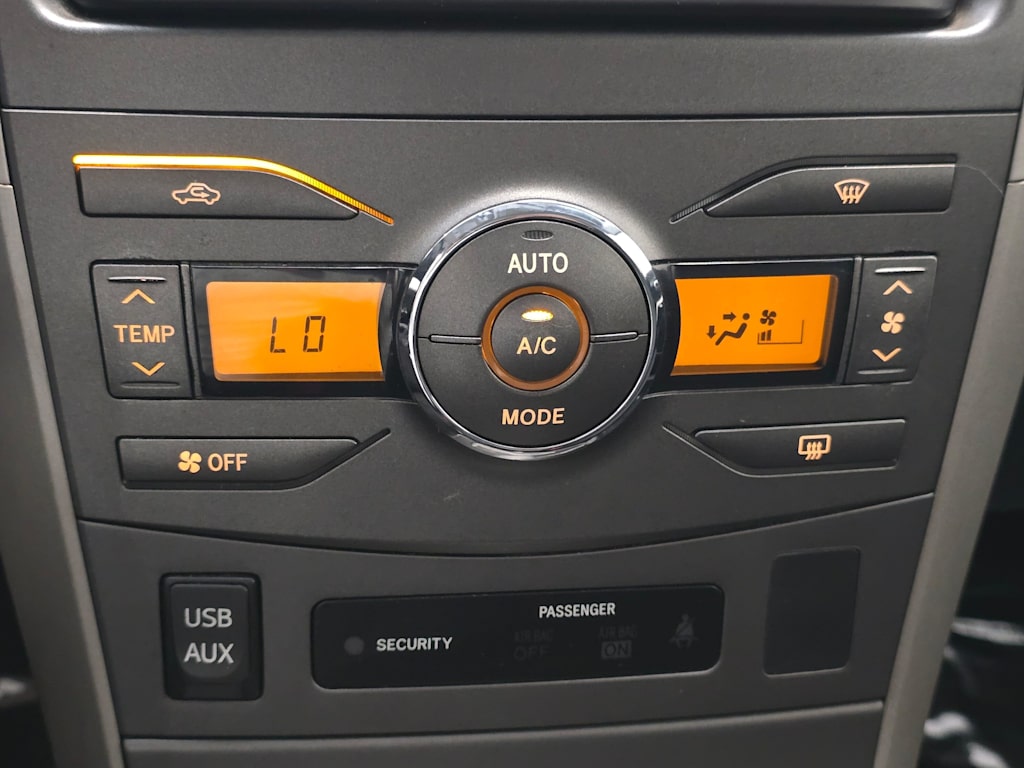 Thumbnail: 2013 Toyota Corolla - 22