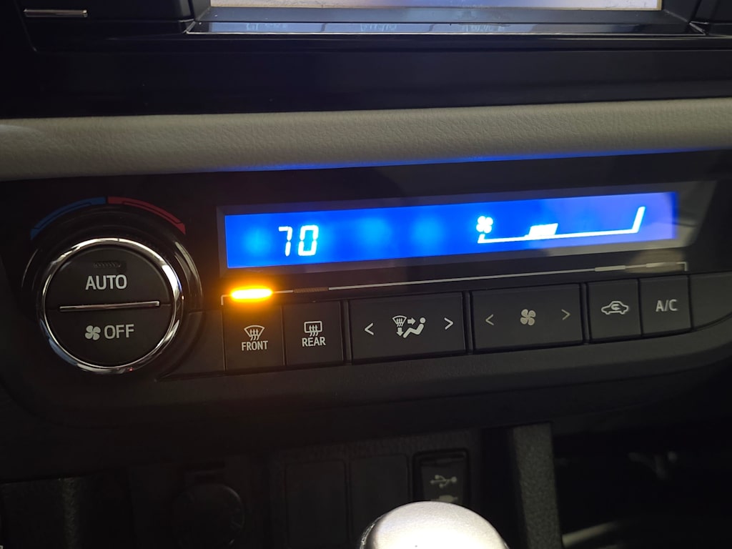 Thumbnail: 2016 Toyota Corolla - 23