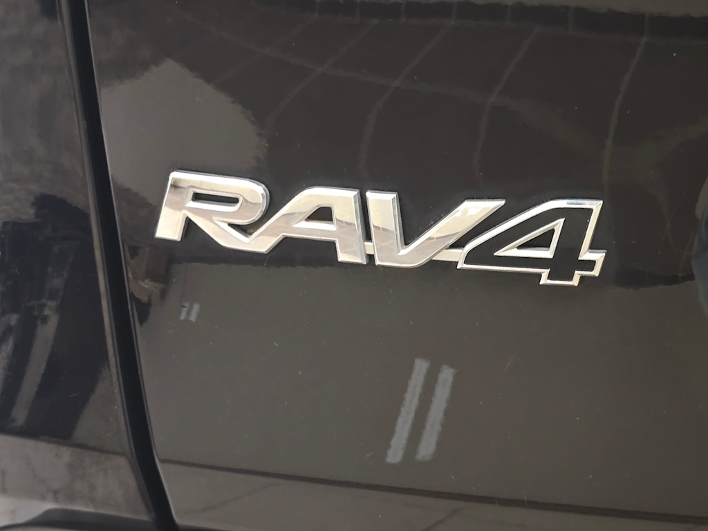 Thumbnail: 2021 Toyota RAV4 - 7