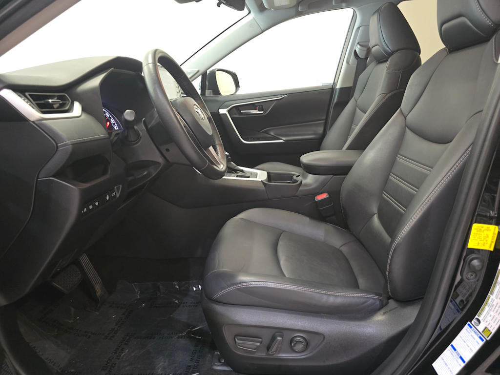 Thumbnail: 2021 Toyota RAV4 - 11