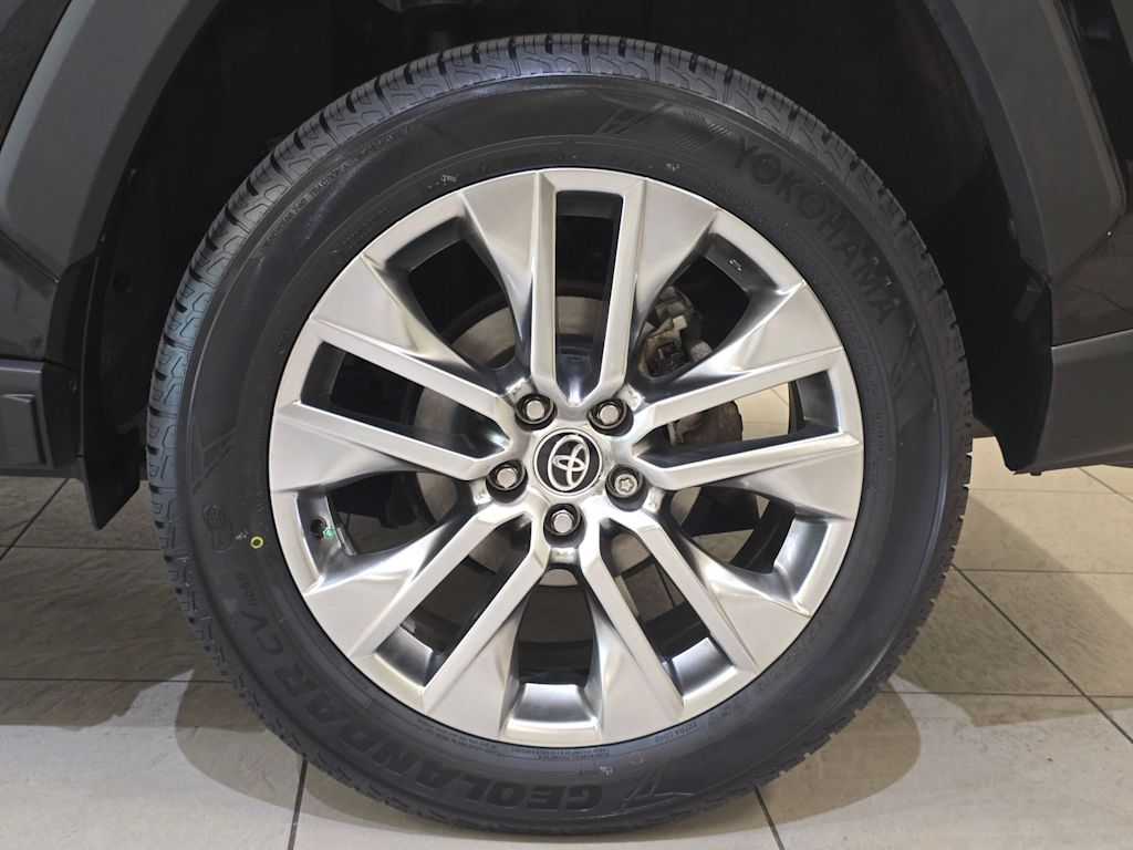 Thumbnail: 2021 Toyota RAV4 - 8